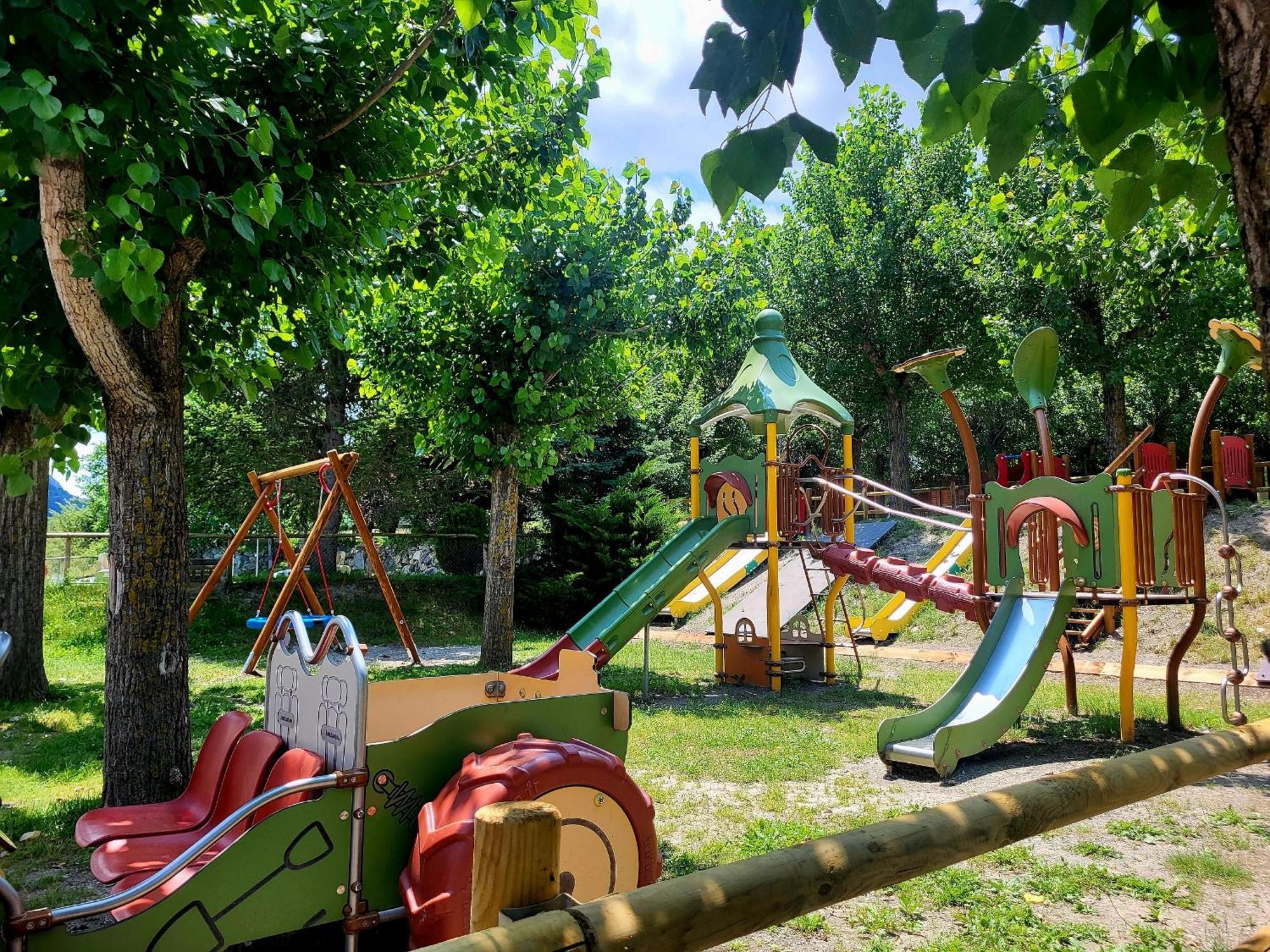 Aiguestortes Camping Resort Esterri d'Àneu Eksteriør billede